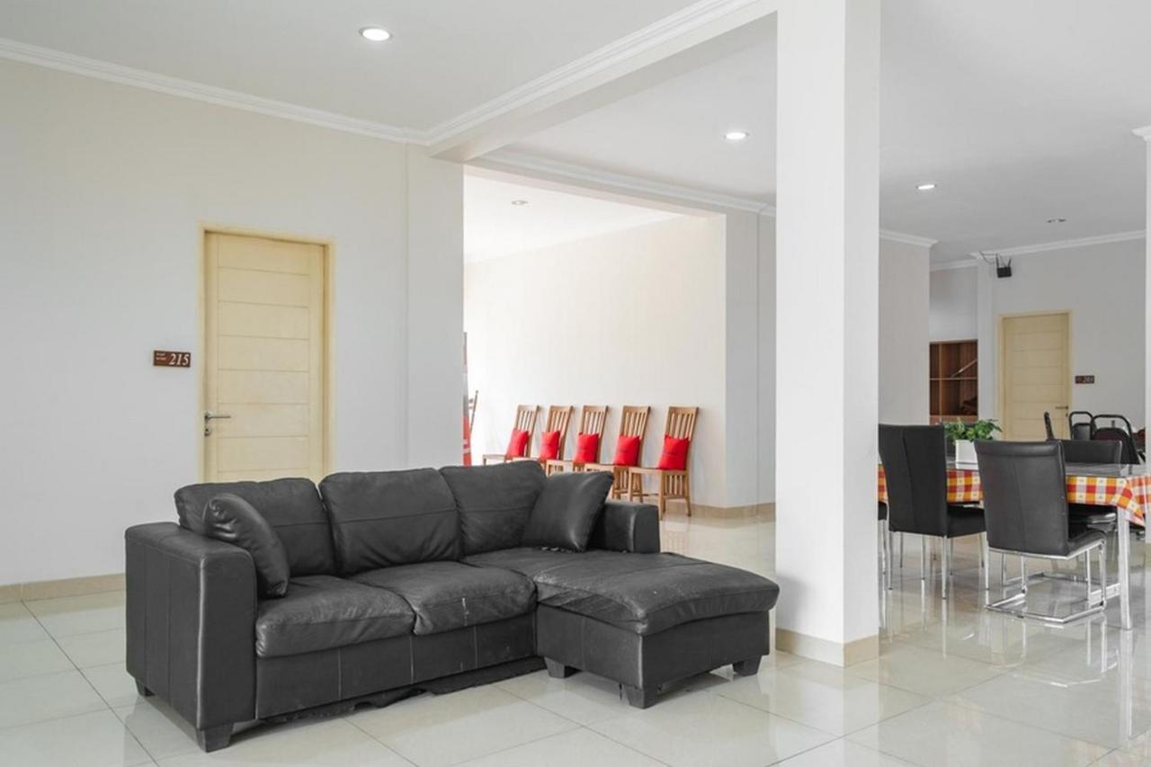 Reddoorz Near Siloam Karawaci 3 Hotel Tangerang Exterior foto